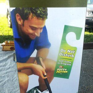 GMS1 TOILET GOLF Putting Game 4 Golfers Golf Balls Putter Putting Green Sign